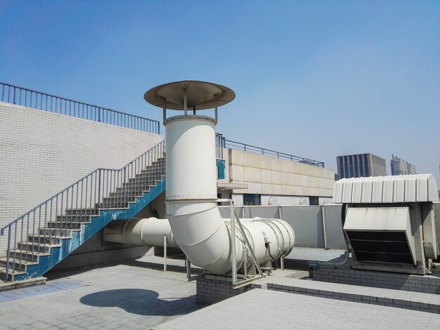 Wybór i instalacja betonowych zbiorników na deszczówkę – praktyczny przewodnik
